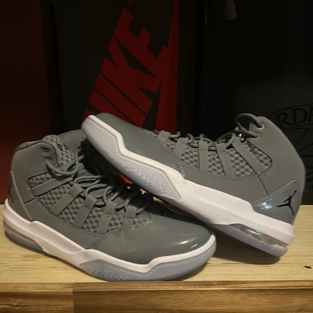 Air Jordan Max Aura